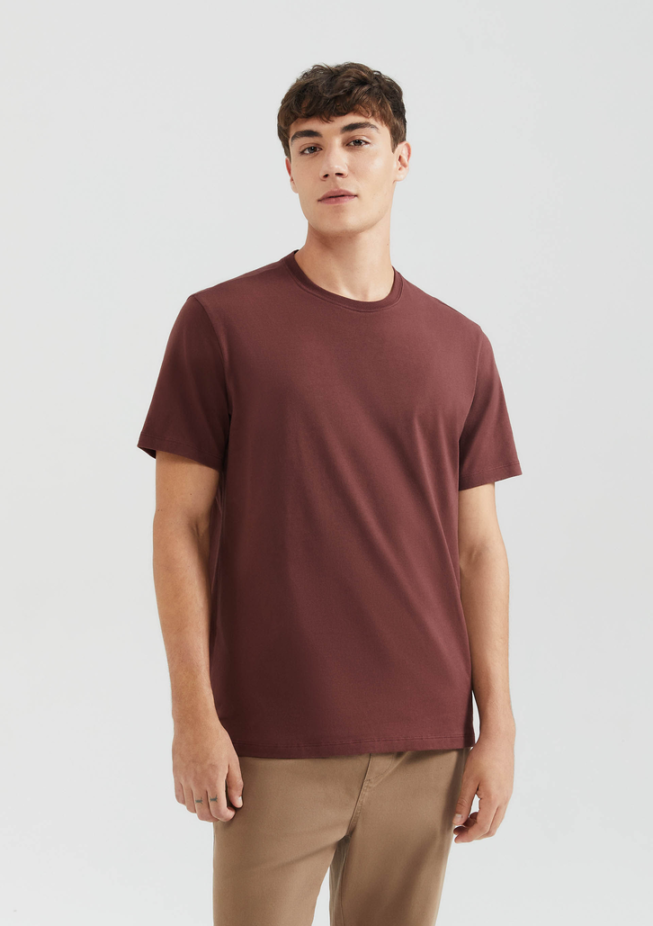 Camiseta Básica Bordô Hering Comfort Super Cotton